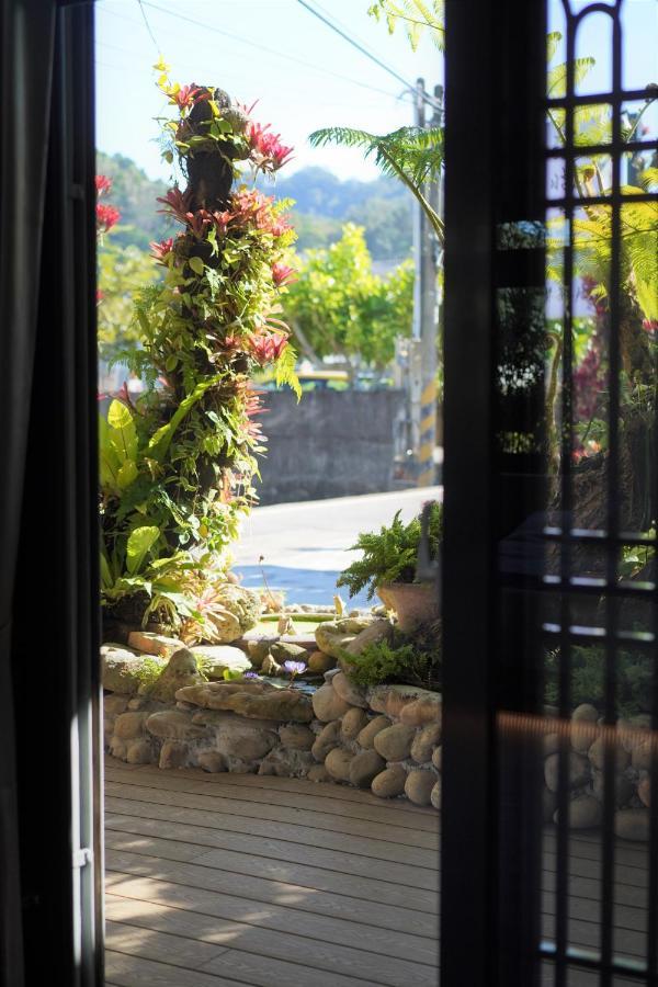 蘊慢築 茶花藝主題民宿 Yun Man Zhu Homestay Gongguan Esterno foto